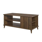 Jolis petits jouets, marque Farnsworth Coffee Table
