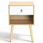 Table de chevet Karl Home 15.0 po. blanche et chêne, panneaux de particules P2 et pieds solides, mélamine mate, poignée anneau, 1 tiroir