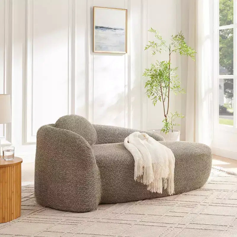 Petit canapé moderne ovale en tissu bouclé, fauteuil d'appoint compact avec accoudoirs latéraux et coussin pour salon et chambre à coucher-Panipeachy