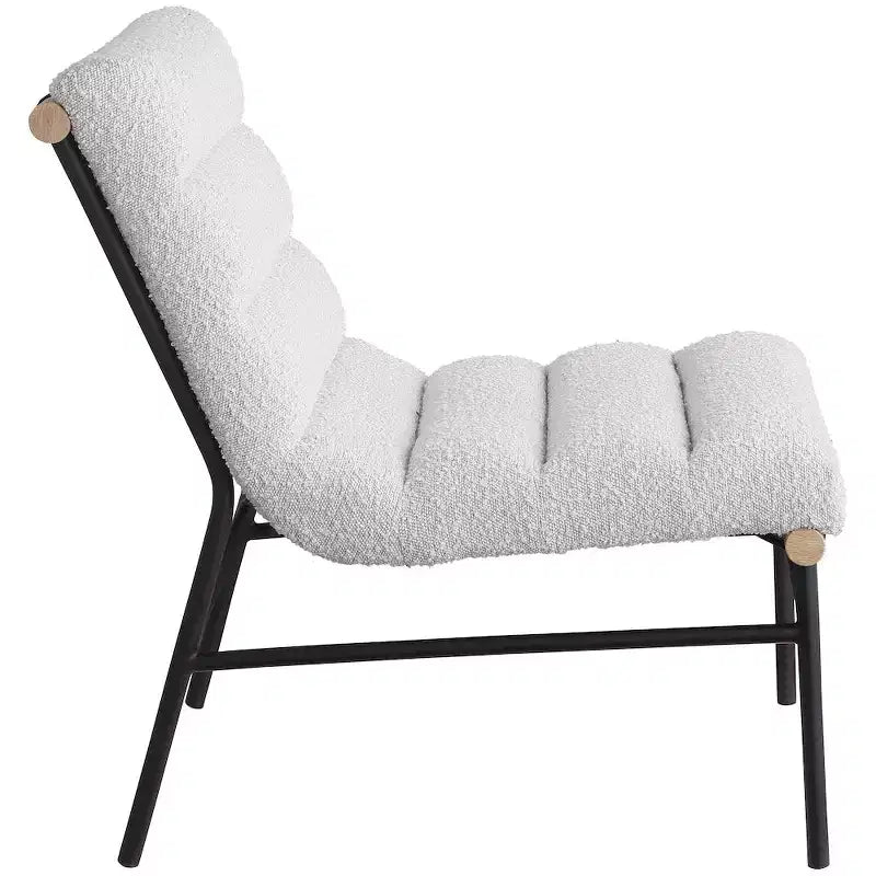 Chaise Meridian Furniture Burke en tissu bouclé crème