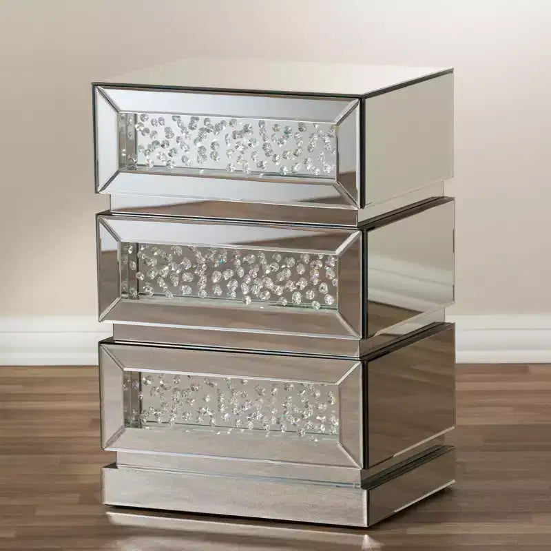 Table de chevet Sabrina Hollywood Regency Glamour Style avec 3 tiroirs miroir - Baxton Studio