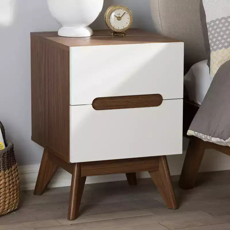 Table de chevet de rangement Calypso Mid-Century en bois à 3 tiroirs – Marron – Baxton Studio