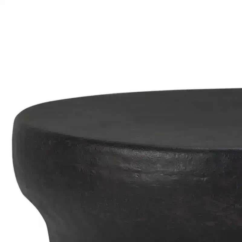 Table basse en métal Beaton de 33 po bronze rustique - WyndenHall : ronde, design industriel moderne, compartiment de rangement, revêtement par poudre