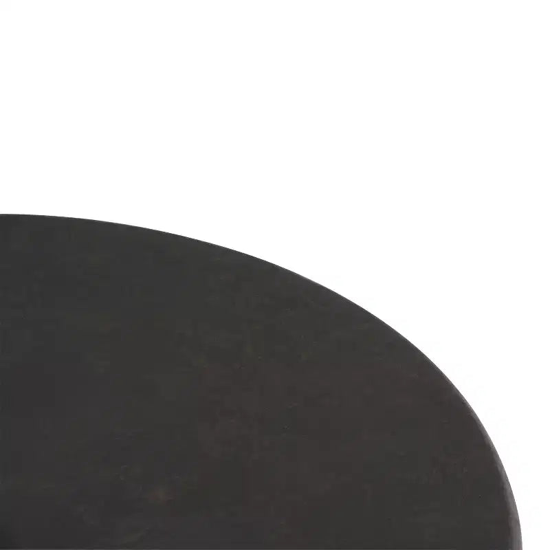 Table basse en métal Beaton de 33 po bronze rustique - WyndenHall : ronde, design industriel moderne, compartiment de rangement, revêtement par poudre