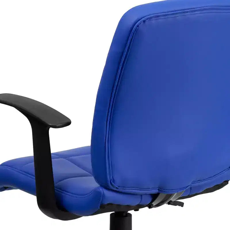 Chaise de bureau pivotante en vinyle matelassé mi-hauteur avec accoudoirs