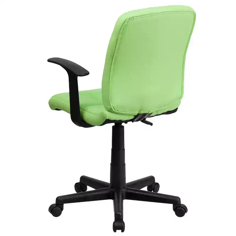 Chaise de bureau pivotante en vinyle matelassé mi-hauteur avec accoudoirs